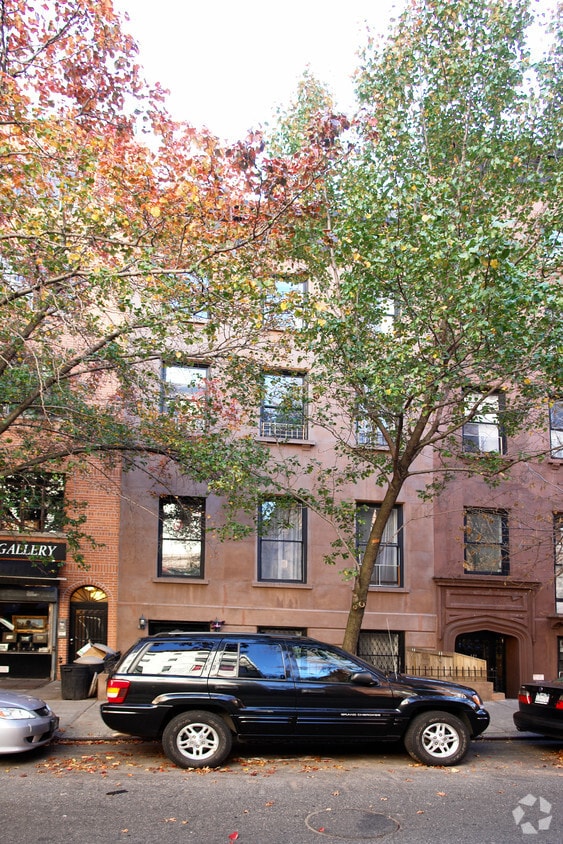 Building Photo - 119 Henry St