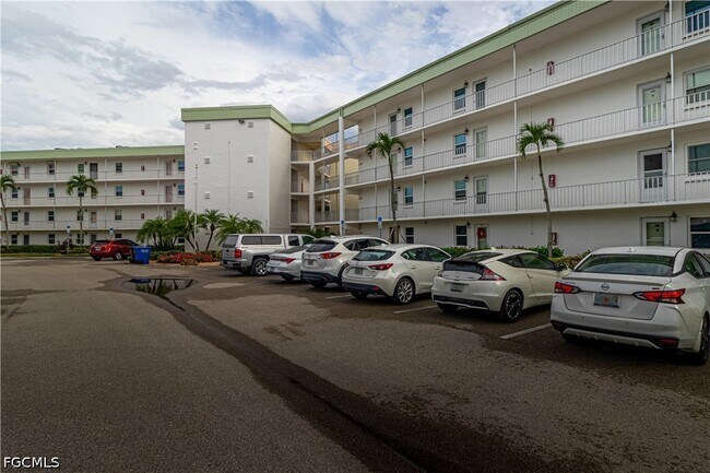 Foto del edificio - 1580 Pine Valley Dr