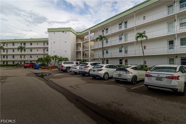 Building Photo - 1580 Pine Valley Dr