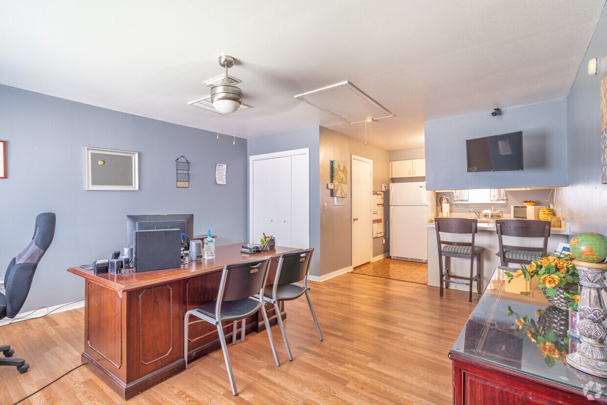 Foto principal - George B Lindler Plaza Apartments