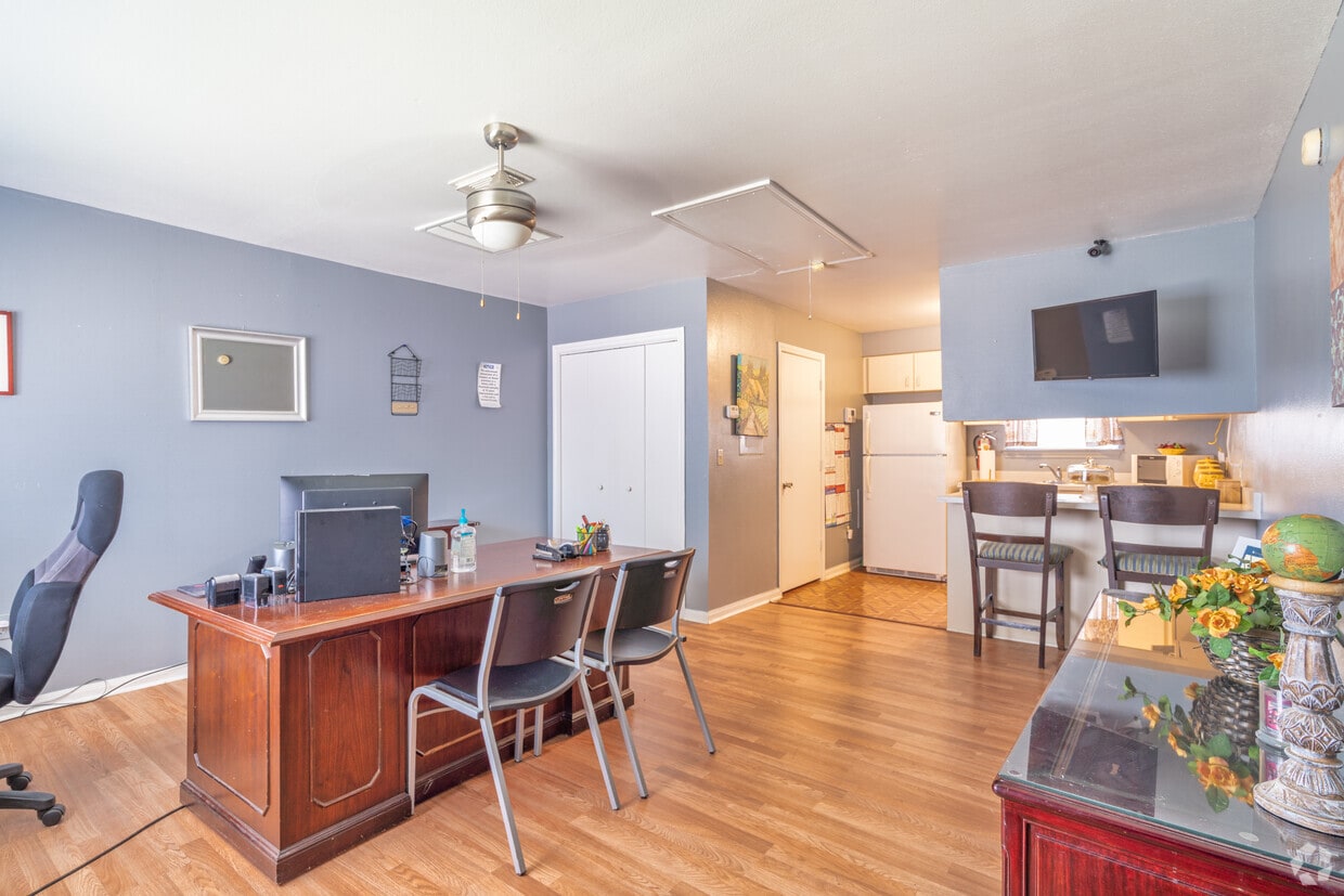 4107 Almeda Genoa Rd, Houston, TX 77048