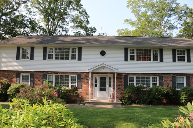 Foto del edificio - 280 E Main St