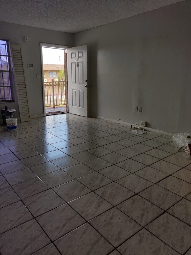 Foto del edificio - 291 NW 177th St