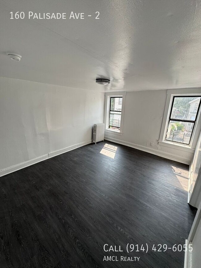 Building Photo - 160 Palisade Ave