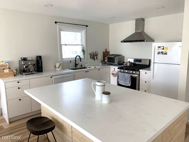 Foto del edificio - 3 br, 2 bath House - 59 Orange St