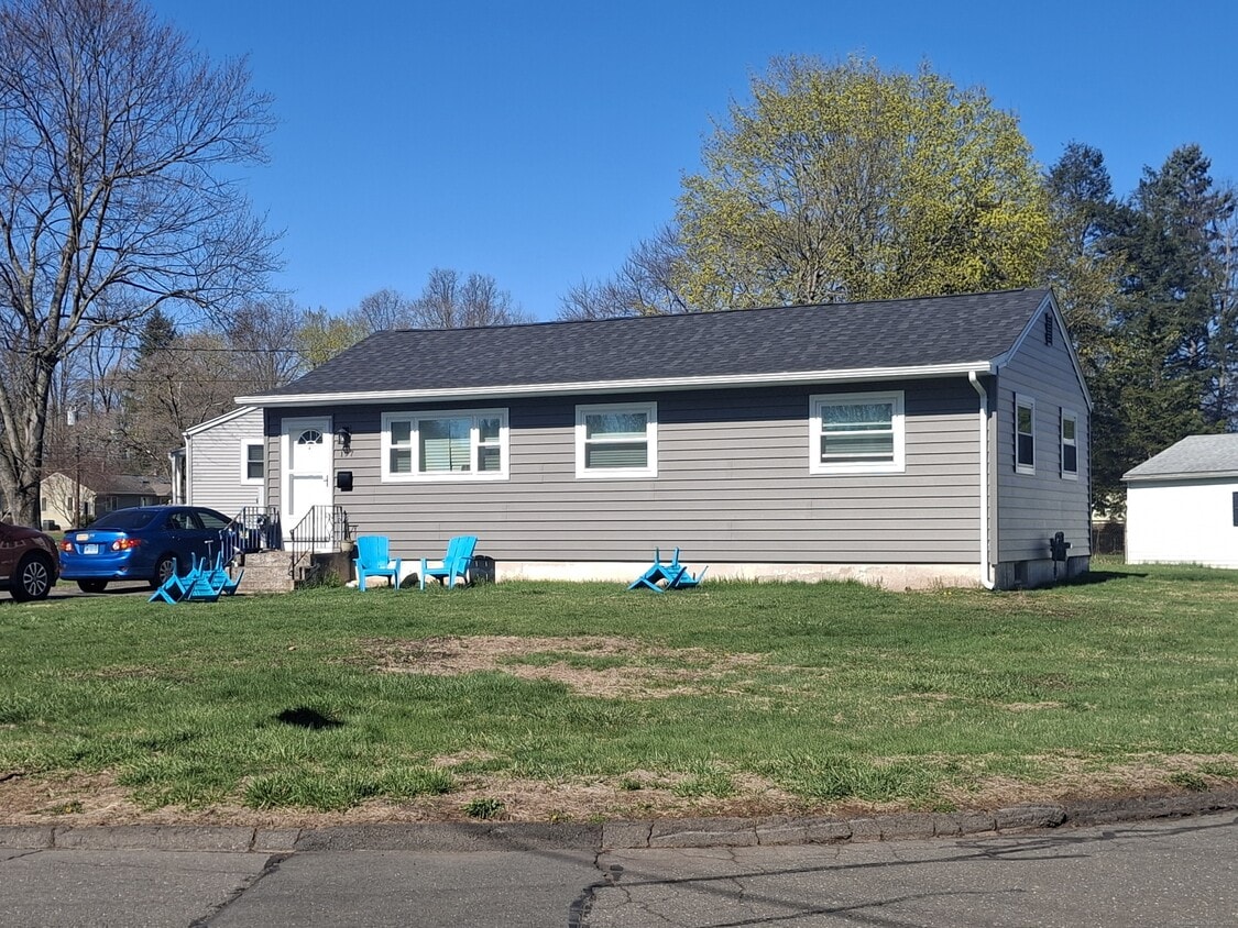 Primary Photo - 197 Overhill Dr