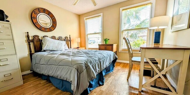 Foto del edificio - 18686 Van Nuys Cir