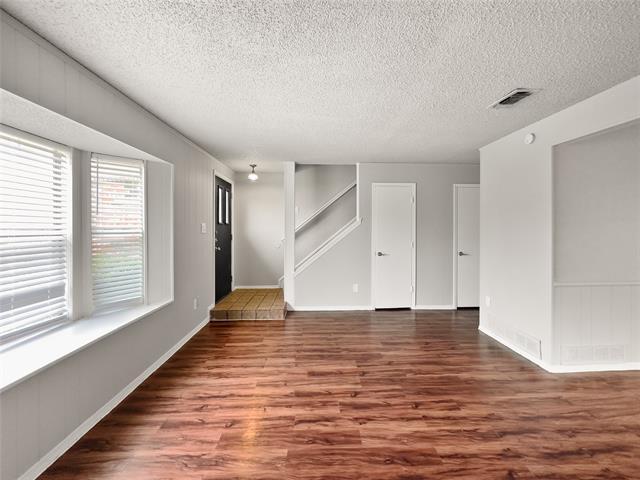 Foto del edificio - 517 Pecan Acres Ct
