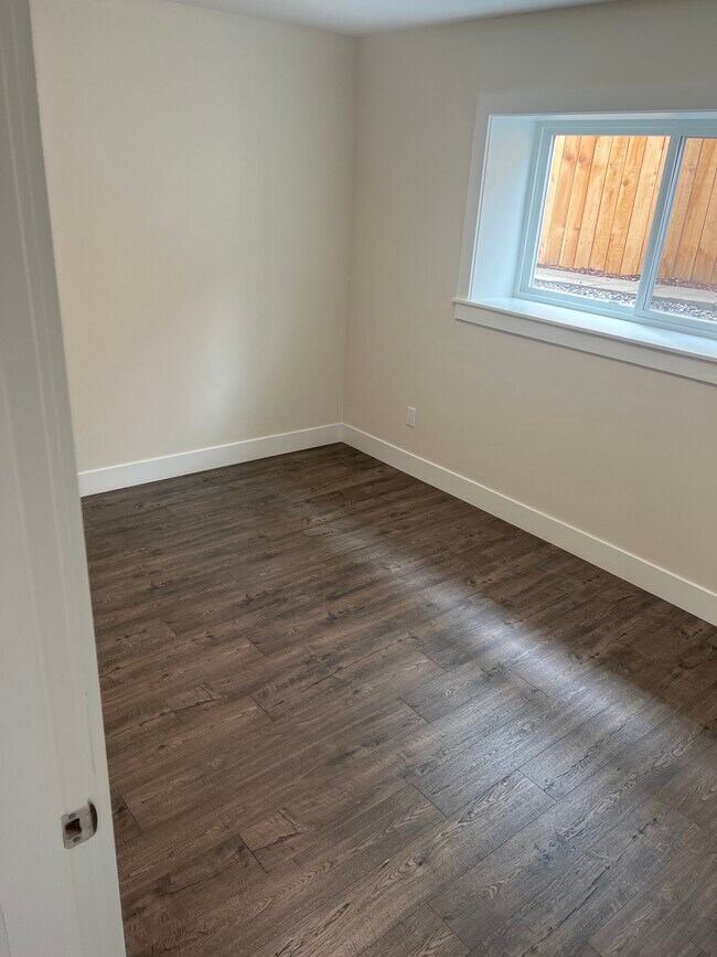 Foto del edificio - 5976 Honeycutt Ct