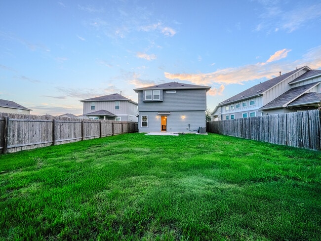 Building Photo - 10613 Harwood Overlook Cove