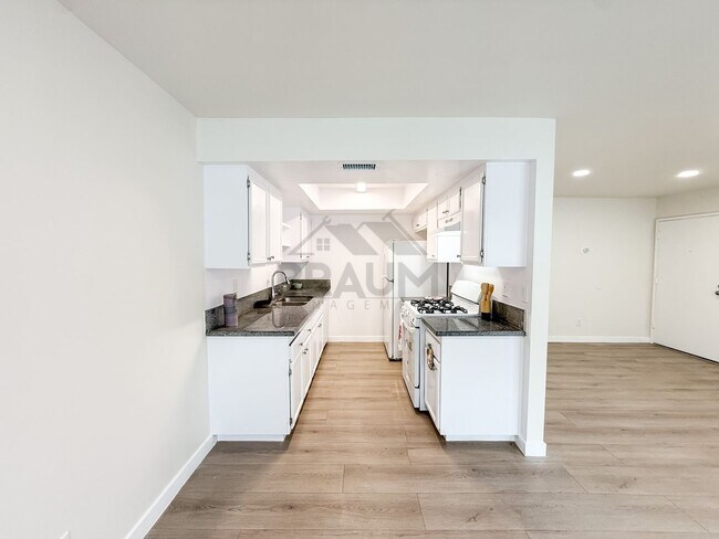Foto del edificio - 15000 Burbank Blvd
