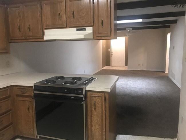 Building Photo - 4041 Gossett Dr