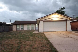 Building Photo - 10406 Townhall Ln