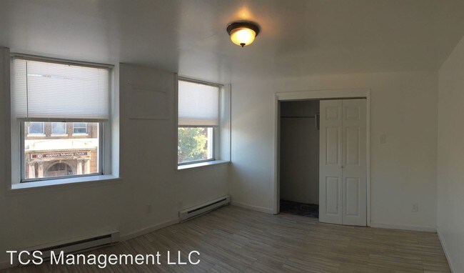 Building Photo - 1639 Diamond St