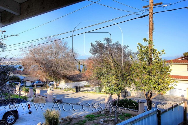 Foto del edificio - Spacious 2 Bed/1 Bath Home In Lake Elsinore!