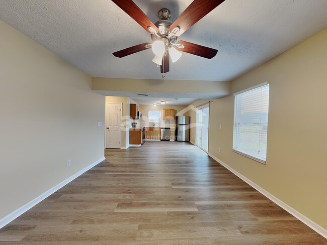 Building Photo - 7436 Maple Twig Ave