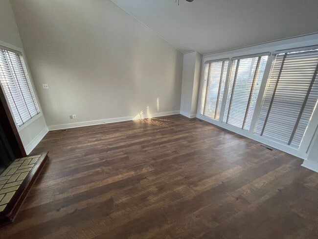 Foto del edificio - 3 Bedroom 3 Bath Beauty on Golf Course wit...