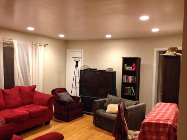 Building Photo - 17 Unger Ln