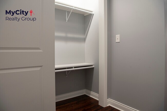 Entry closet - 2874 N Milwaukee Ave