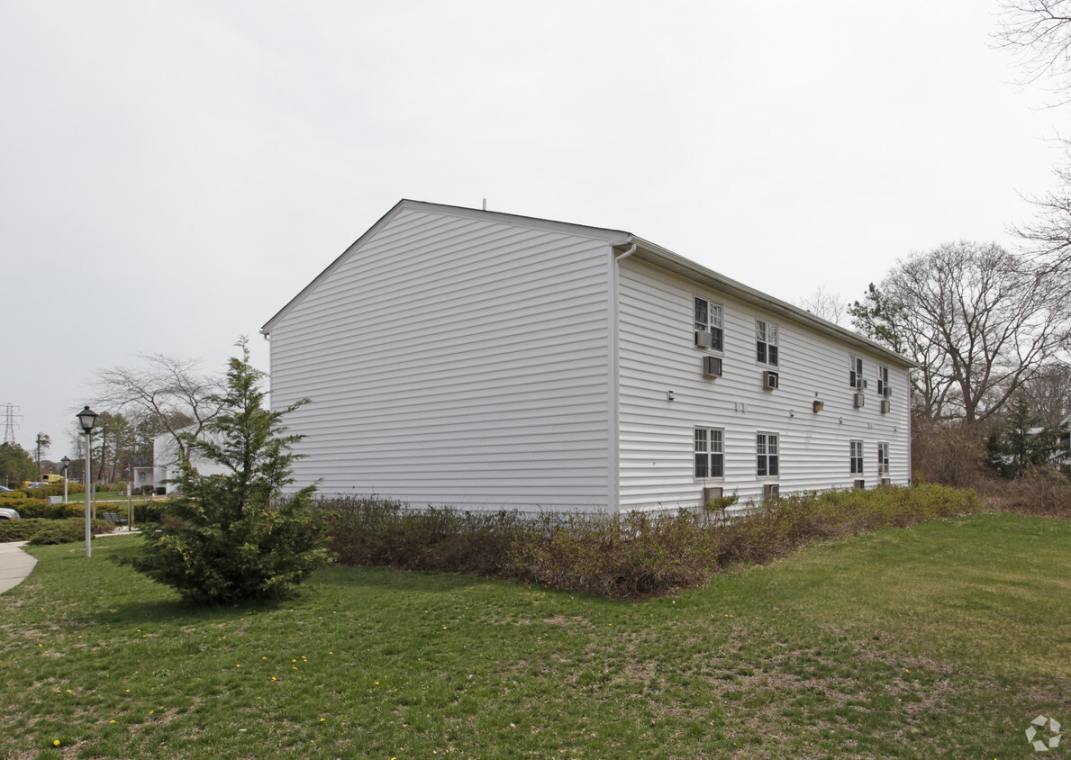 Building Photo - Hampton Bay Apartments