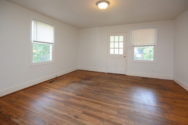 Living room - 2624 Chapel Hill Rd