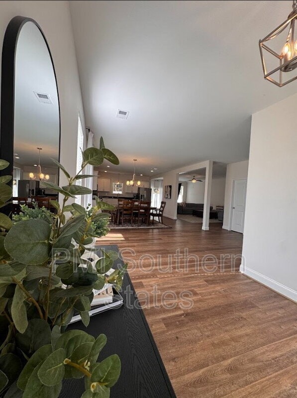 Building Photo - 401 Albus Dr