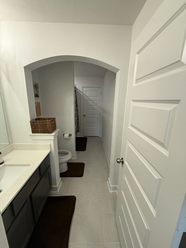 Building Photo - 7102 Golden Groundsel Dr