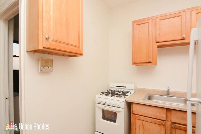 Foto del edificio - 4852 N Damen Ave