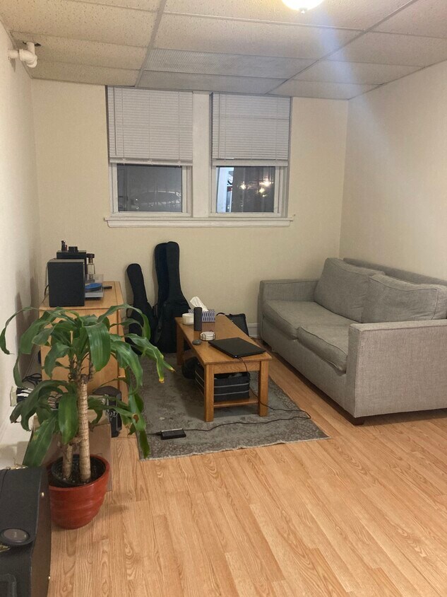 Foto principal - 2827 N Burling St