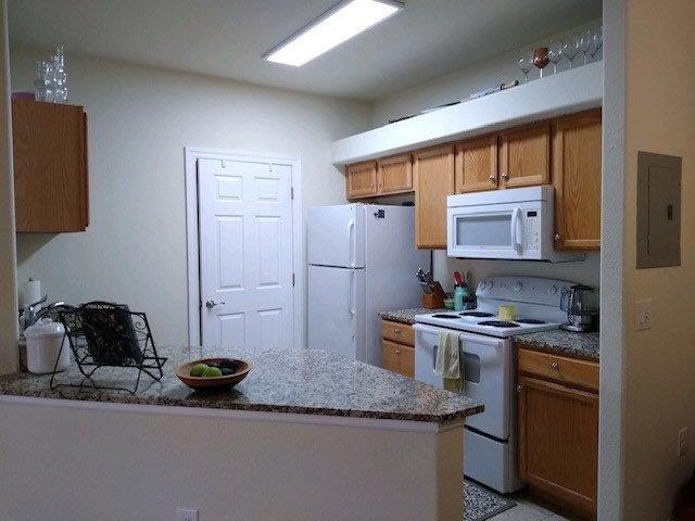 Building Photo - 6021 Castlegate Dr W