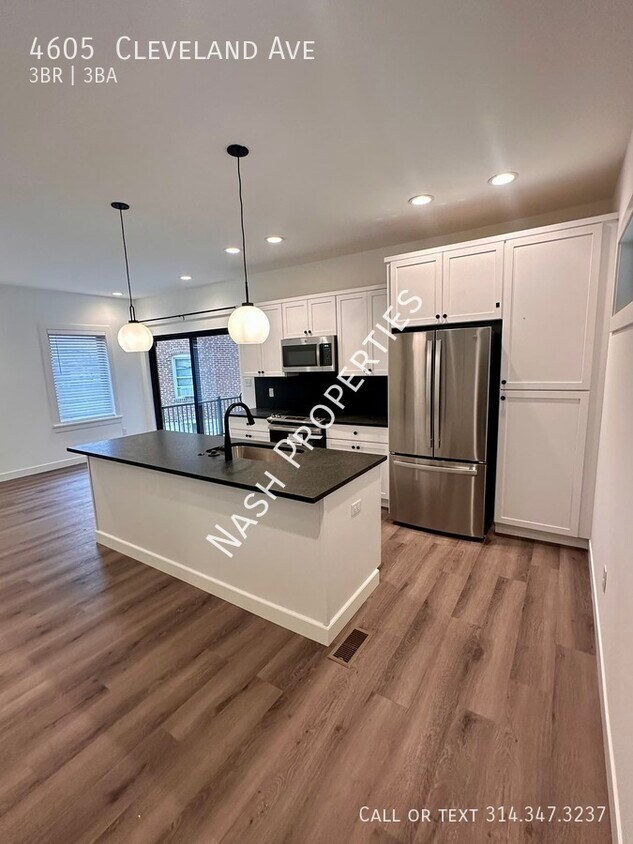 Primary Photo - $2300 - 3 Bed / 2.5 Bath apartment in the ...