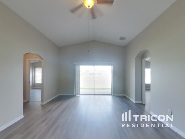 Foto del edificio - 2220 Colville Chase Dr