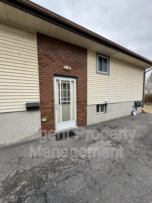 Photo du bâtiment - 581 Barnes Crescent