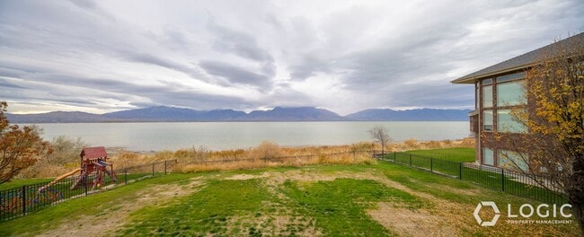 Foto del edificio - 1852 Centennial Blvd