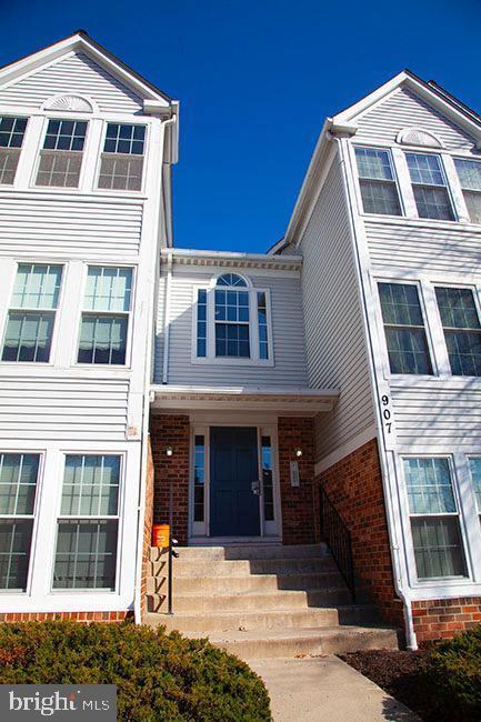 Foto del edificio - 907 Woodbridge Ct