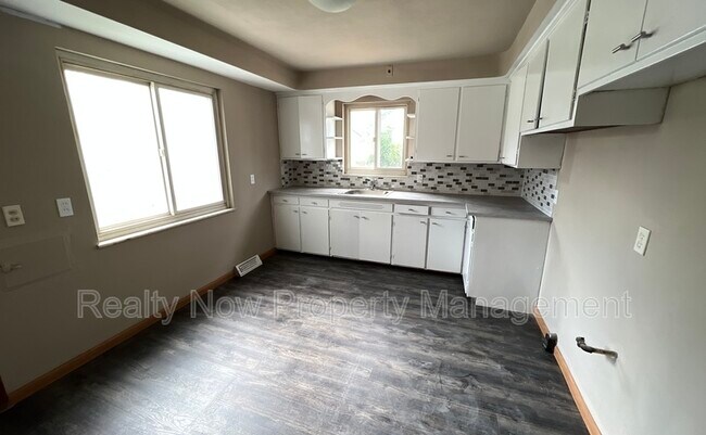 Foto del edificio - 3322 Milverton Rd