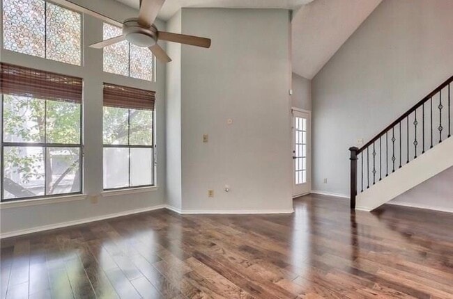 Building Photo - 3404 Country Club Dr W