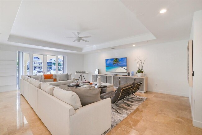 Building Photo - 63 Isle of Venice Dr
