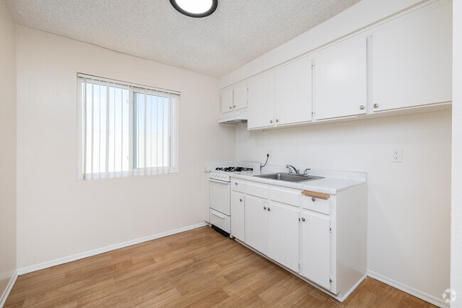 Studio - 400SF - Kitchen - Regal Manor Apartments