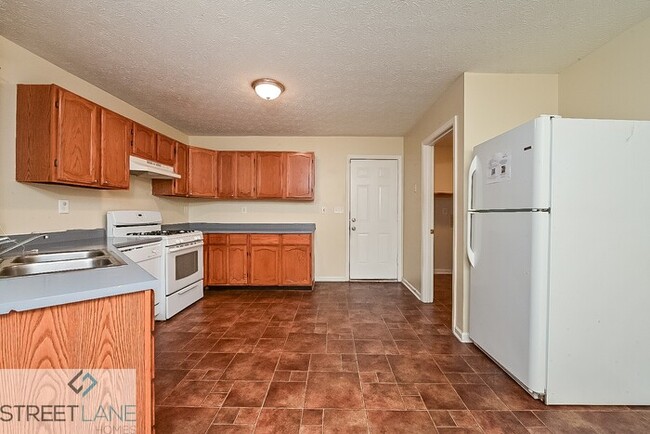 Foto del edificio - Charming 3 Bedroom in Riverdale!