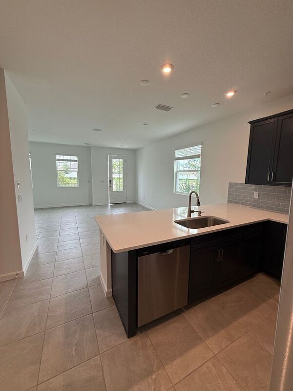 Foto del edificio - 4196 Sadler Rd