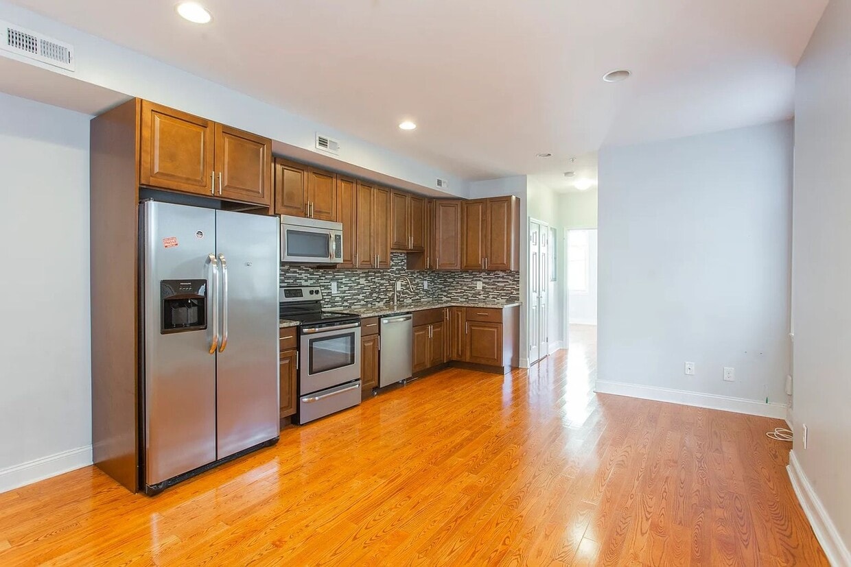 Photo - 2534 Amber St