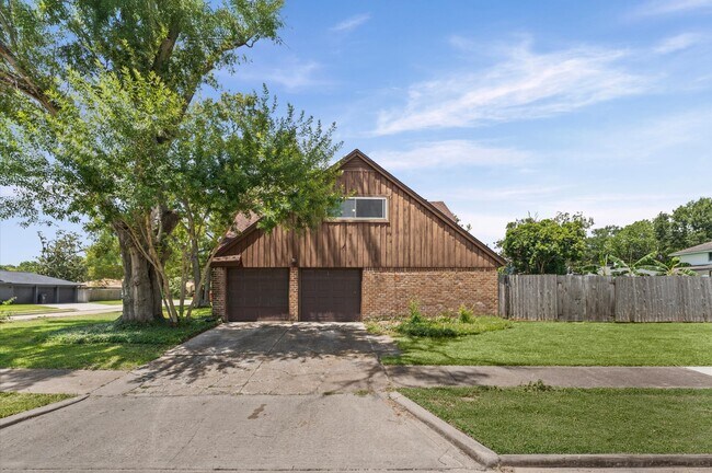 Building Photo - 427 Whitecap Dr