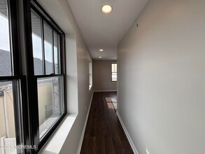 Building Photo - 21 Mechanic St