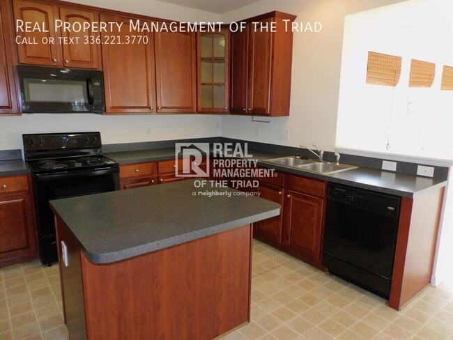 Foto del edificio - *Move in special!!* 4BR/2.5BA home in Cand...