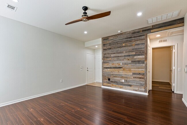 Foto del edificio - Beautiful 3 bedroom, 2 bathroom home in Southeast Austin!!!