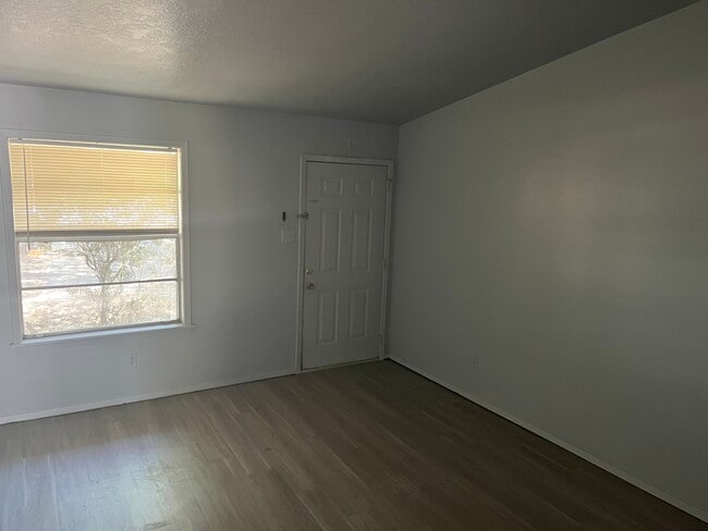Building Photo - 1412 Bermuda Ct