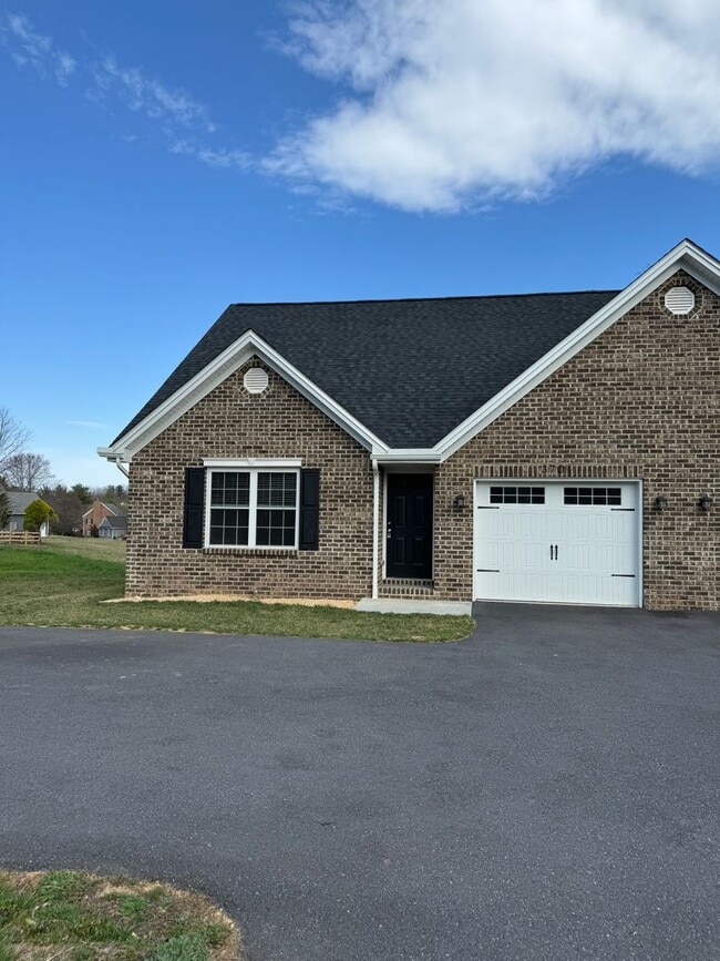 Building Photo - 3701 Port Republic Rd