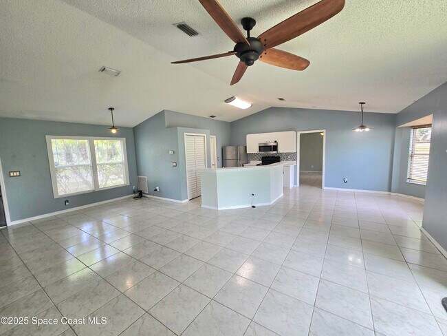 Foto del edificio - 4445 Greenhill St