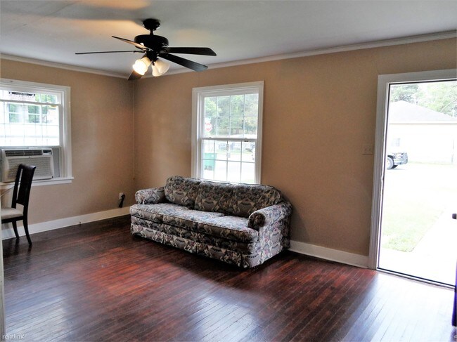 Foto del edificio - 2 br, 1 bath House - 2608 S Elm St